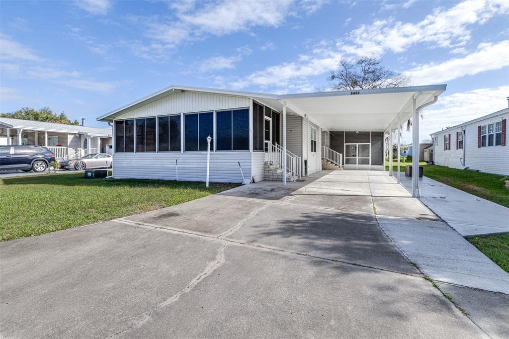 5453 WILLIAMSBURG LANE