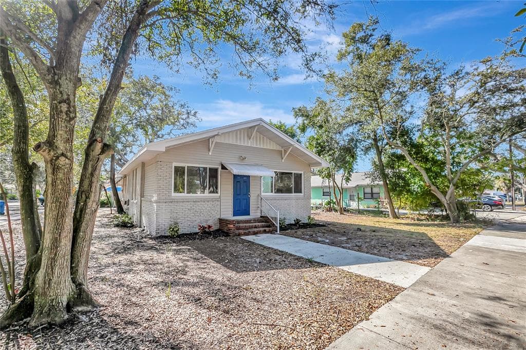 703 16TH AVENUE NW LARGO, FL 33770
