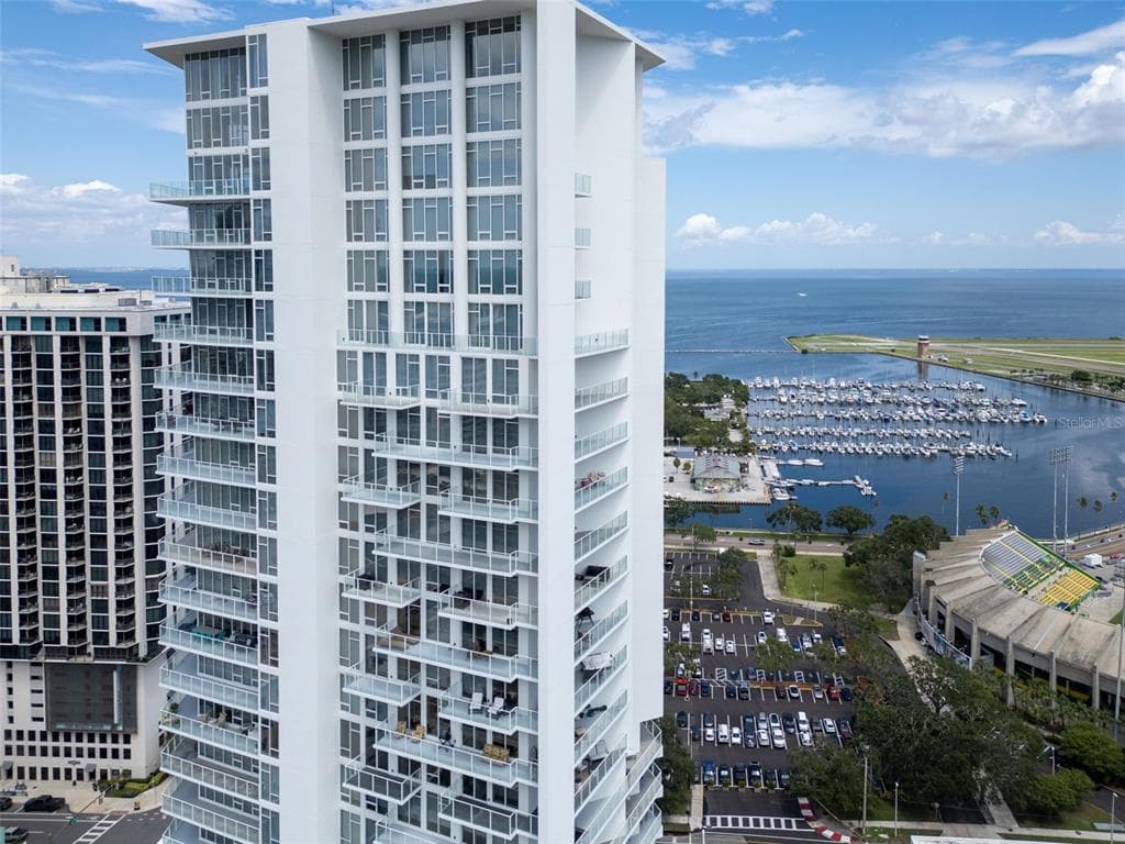175 1ST STREET S UNIT 3005 ST PETERSBURG, FL 33701