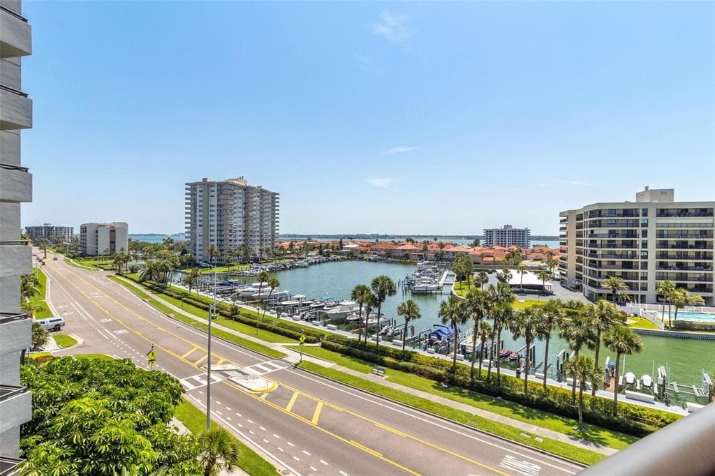 1660 GULF BOULEVARD UNIT 607 CLEARWATER BEACH, FL 33767