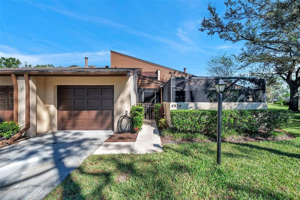 4934 UMBER WAY S TAMPA, FL 33624