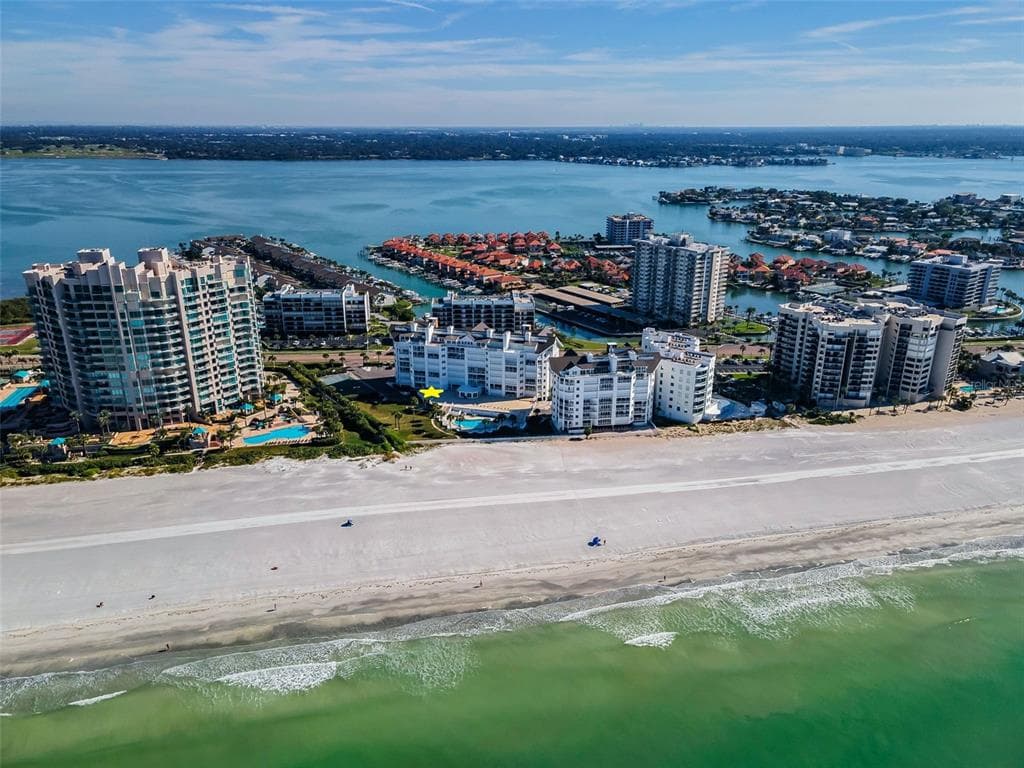 1582 GULF BOULEVARD UNIT 1106 CLEARWATER BEACH, FL 33767
