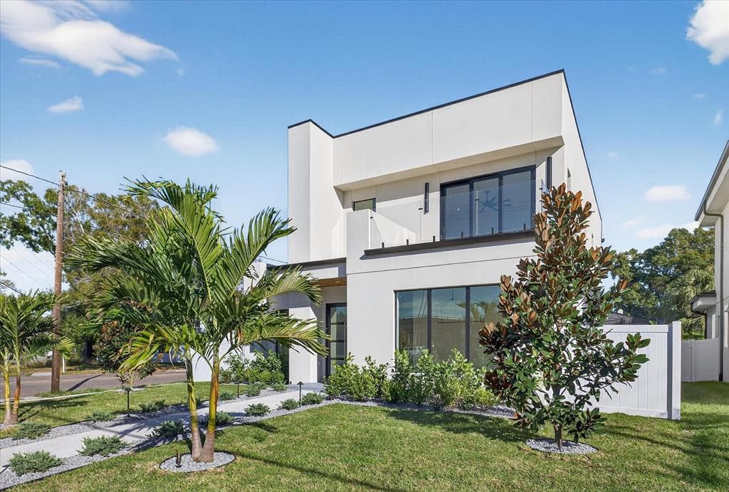 3702 S LYNWOOD AVENUE TAMPA, FL 33611