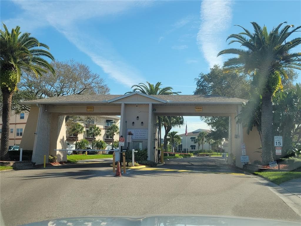 10038 62ND TERRACE N UNIT 11 ST PETERSBURG, FL 33708