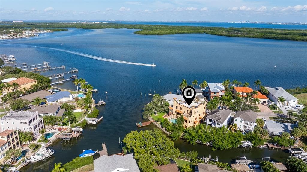 1815 BAYOU GRANDE BOULEVARD NE ST PETERSBURG, FL 33703