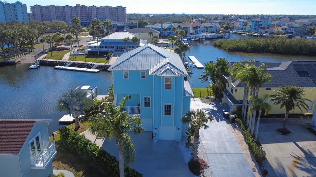 6109 BAYSIDE DRIVE