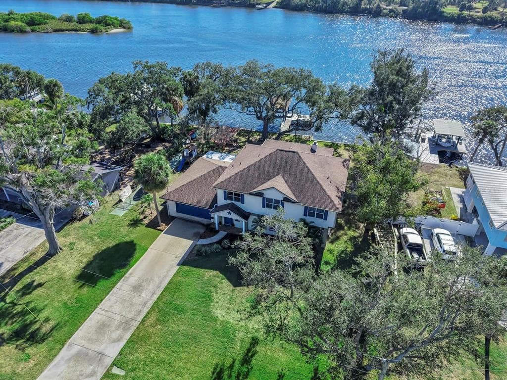 9211 RIVER COVE DRIVE