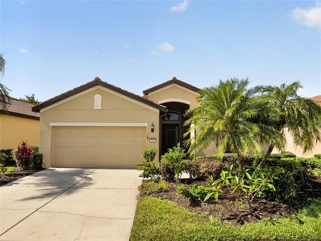 348 CEDAR FALLS DRIVE APOLLO BEACH, FL 33572