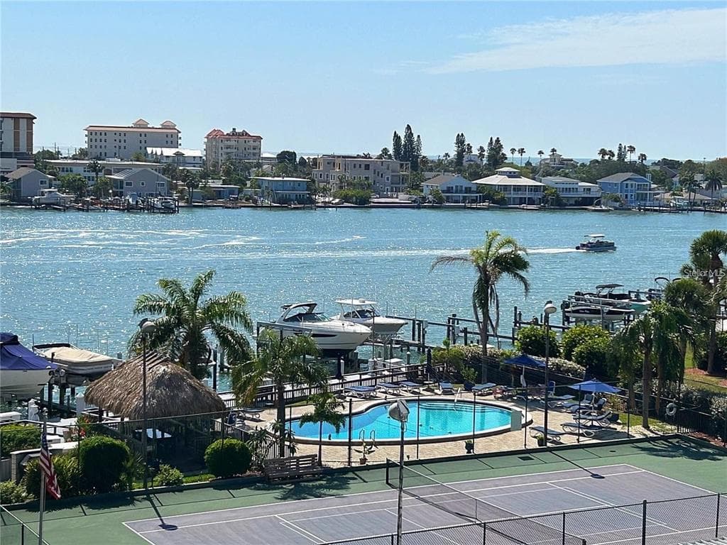 660 ISLAND WAY UNIT 607 CLEARWATER, FL 33767