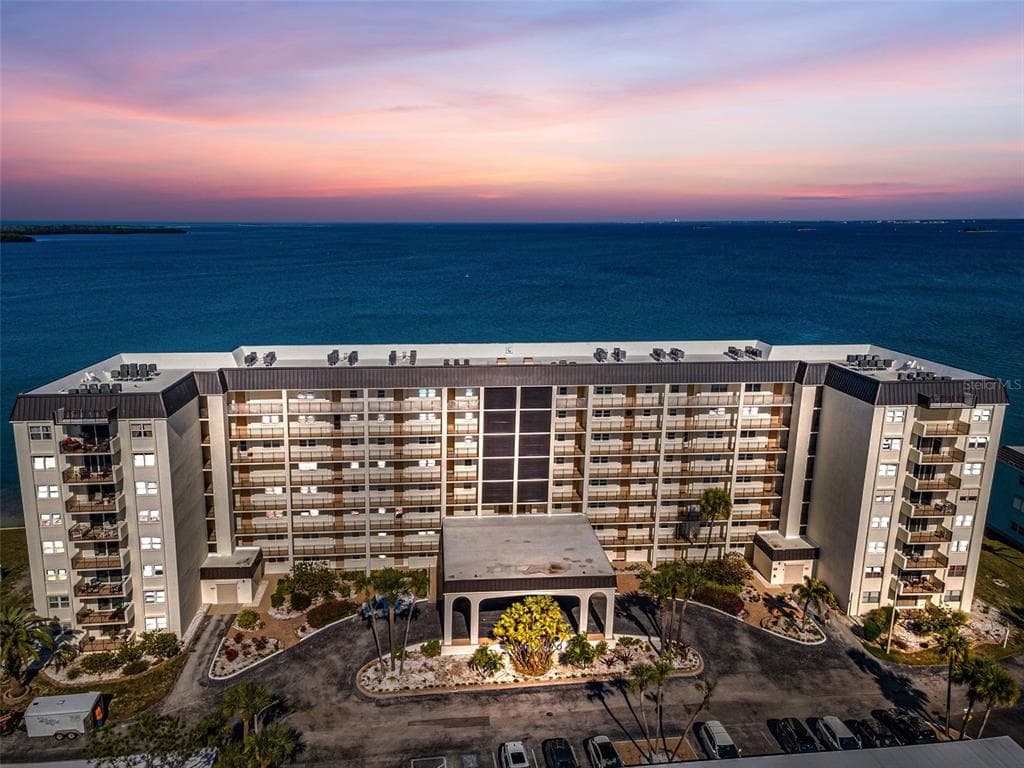 9 HAIG PLACE UNIT 312 DUNEDIN, FL 34698