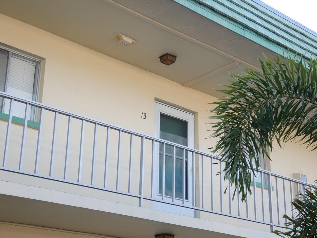 2001 GREENBRIAR BOULEVARD UNIT 13 CLEARWATER, FL 33763