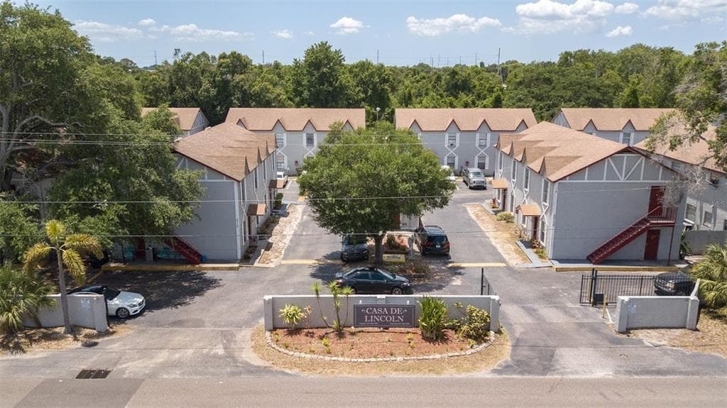 5708 N LINCOLN AVENUE UNIT A TAMPA, FL 33614