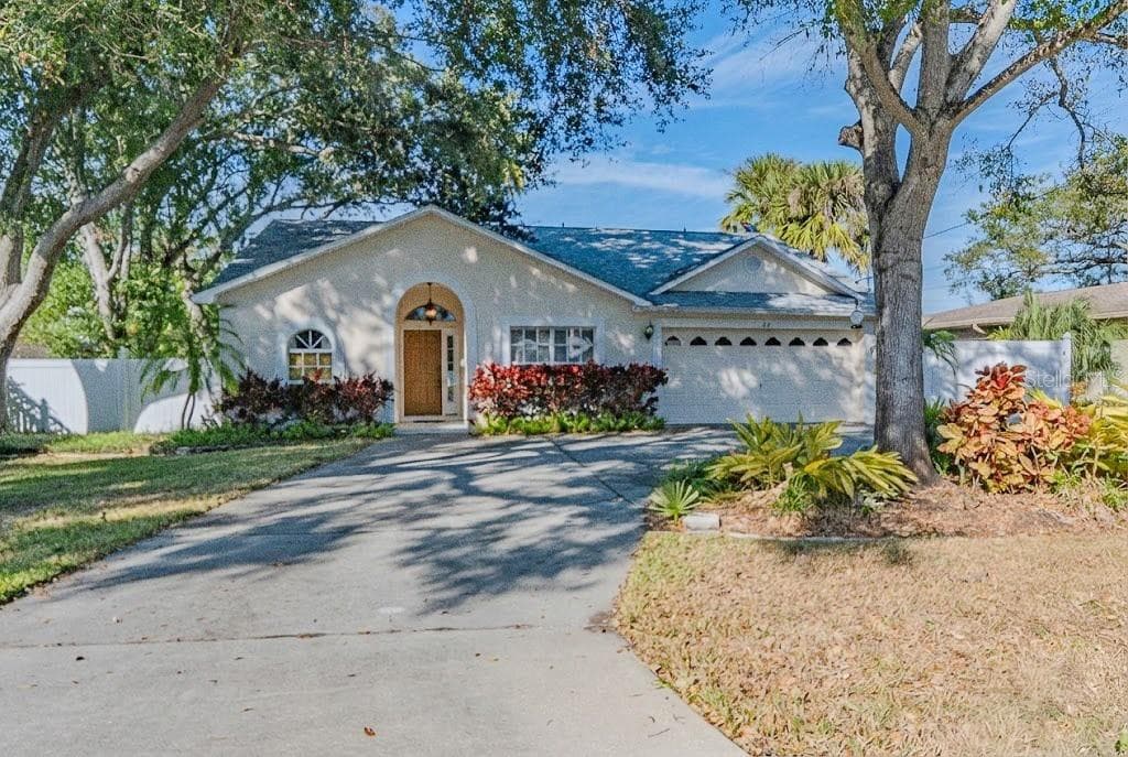 212 MEHLENBACHER ROAD BELLEAIR, FL 33756