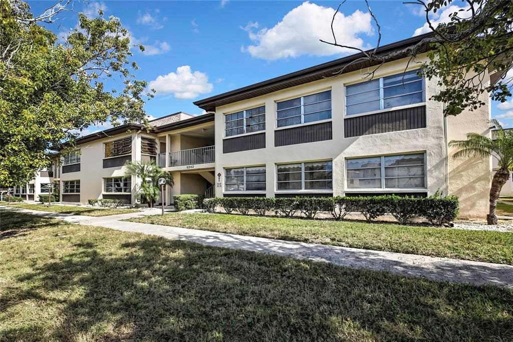 5242 OPAL LANE UNIT 106 NEW PORT RICHEY, FL 34652
