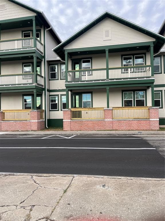 2104 E COLUMBUS DRIVE UNIT 301 TAMPA, FL 33605