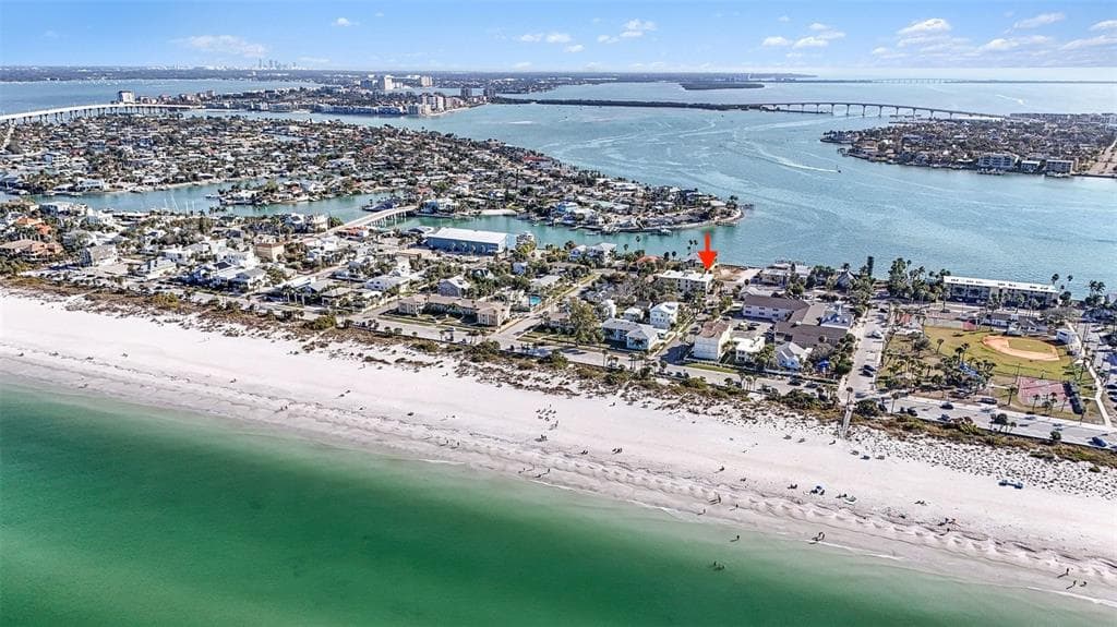 1700 PASS A GRILLE WAY UNIT 9 ST PETE BEACH, FL 33706