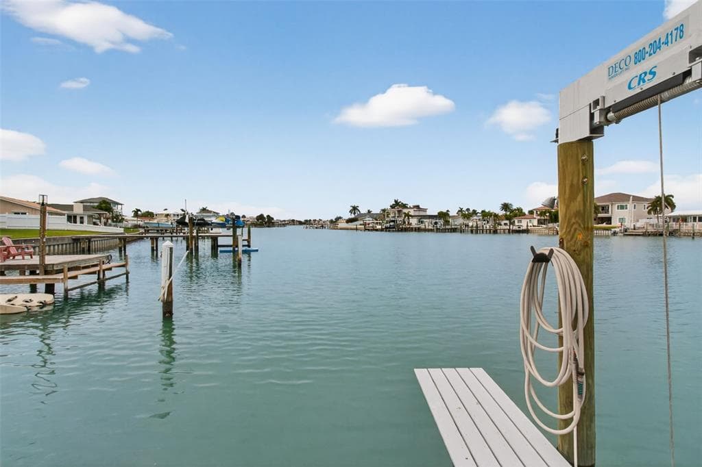 1073 79TH STREET S ST PETERSBURG, FL 33707