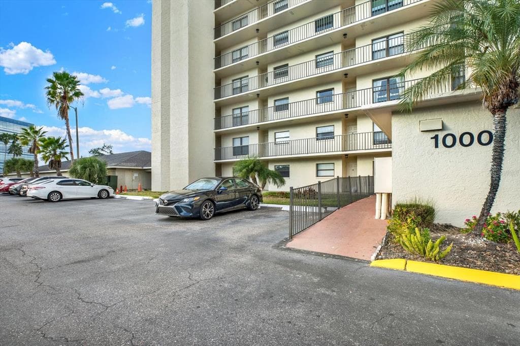 1000 COVE CAY DRIVE UNIT 3B CLEARWATER, FL 33760
