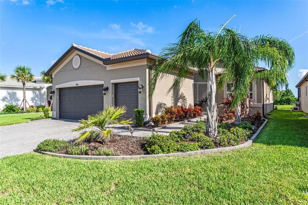 4888 SEVILLA SHORES DRIVE WIMAUMA, FL 33598