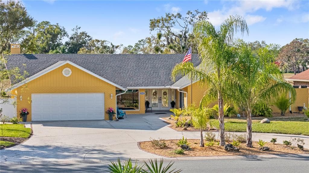 1905 COUNTRY CLUB COURT PLANT CITY, FL 33566