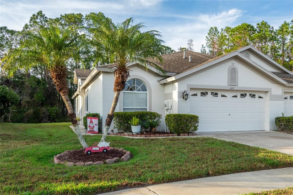 1627 SASSAFRAS DRIVE WESLEY CHAPEL, FL 33543
