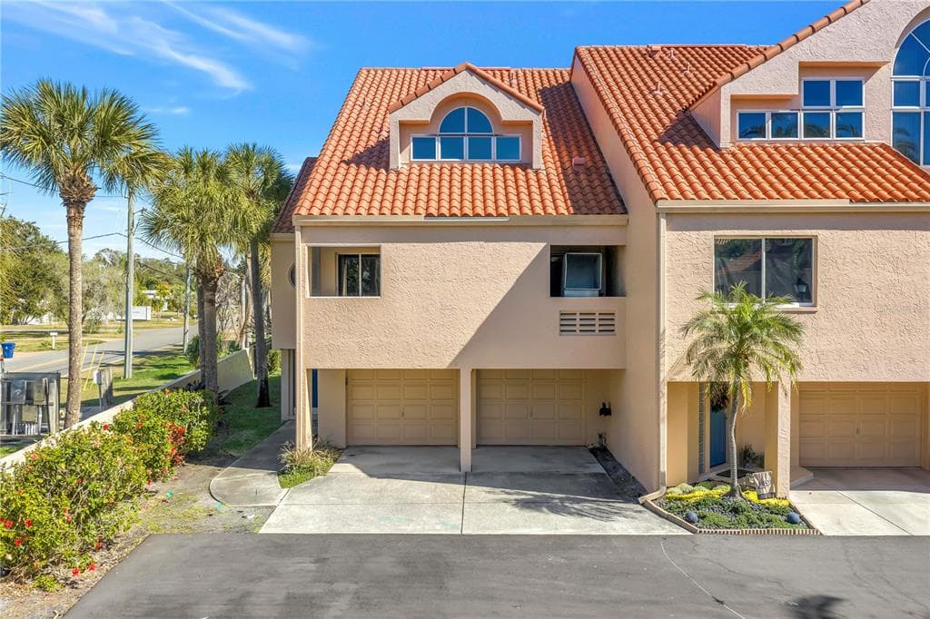 1605 ROYAL PALM DRIVE S UNIT A GULFPORT, FL 33707