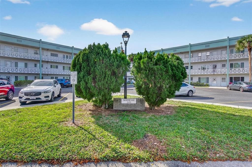 2455 FINLANDIA LANE UNIT 3