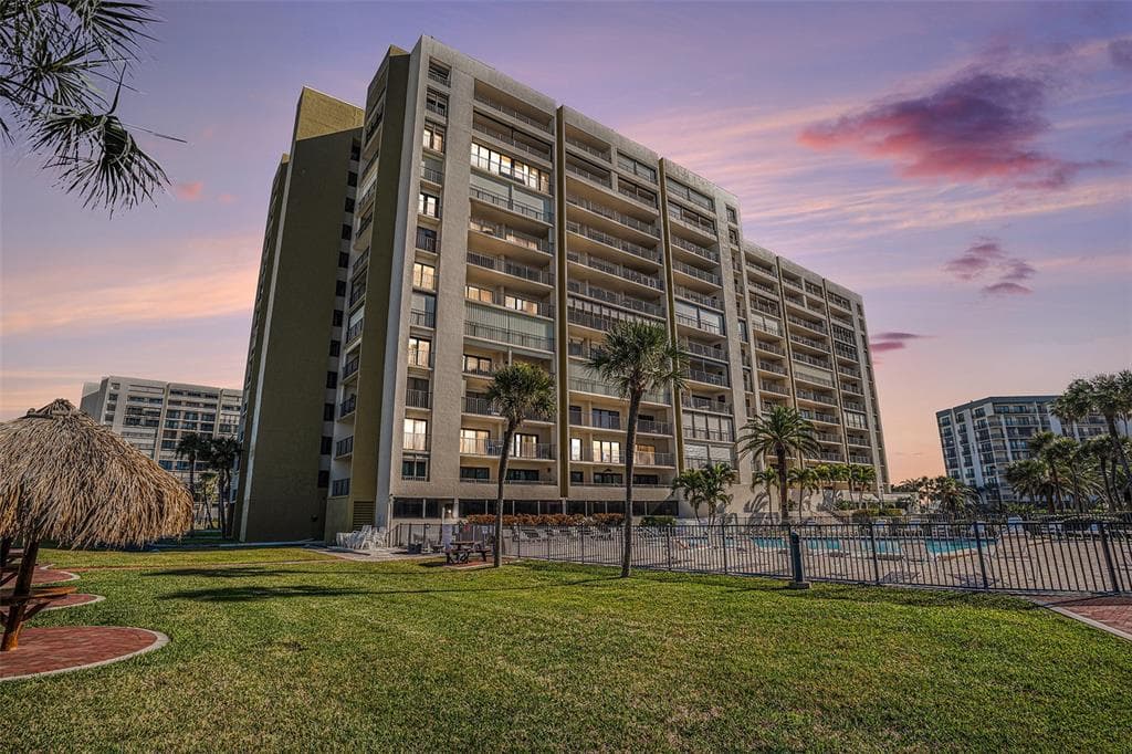 1480 GULF BOULEVARD UNIT 905 CLEARWATER BEACH, FL 33767