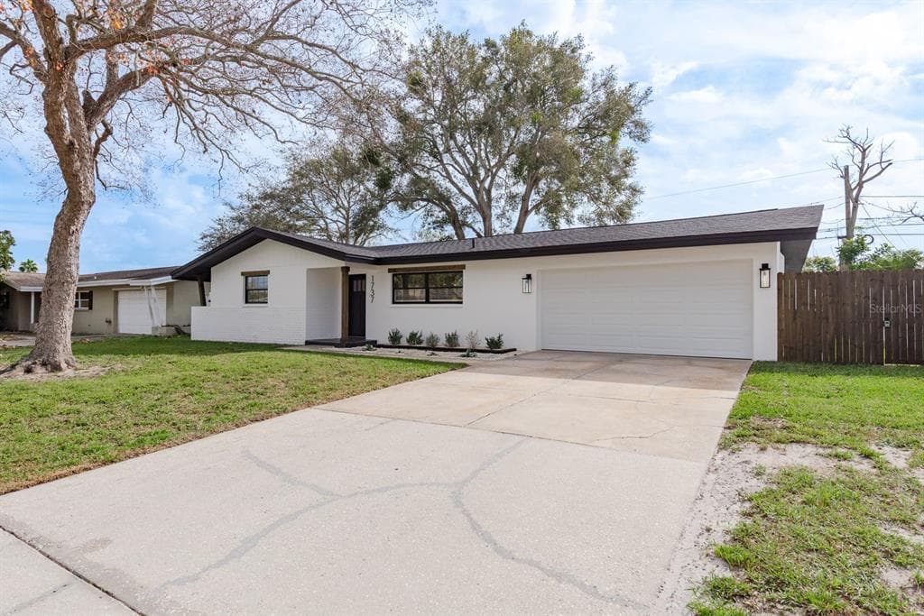 1737 PRINCE PHILIP STREET CLEARWATER, FL 33755