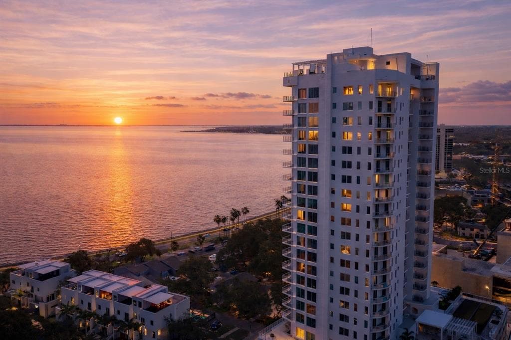 2910 W BARCELONA STREET UNIT 501 TAMPA, FL 33629