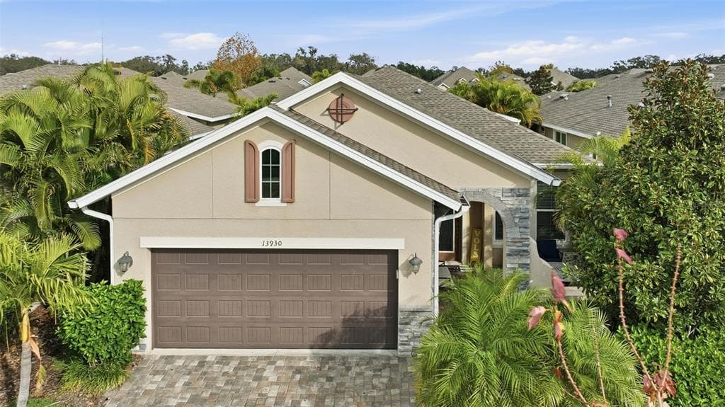13930 SWALLOW HILL DRIVE LITHIA, FL 33547