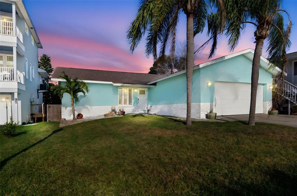 216 176TH AVENUE E REDINGTON SHORES, FL 33708