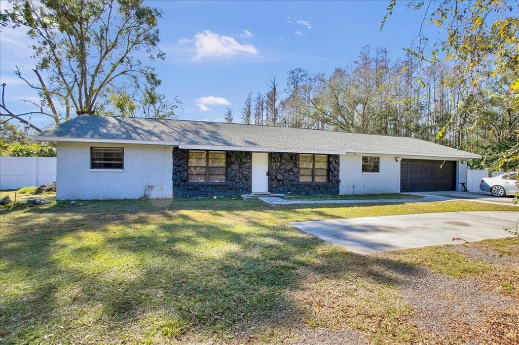 6124 LYNN ROAD TAMPA, FL 33625
