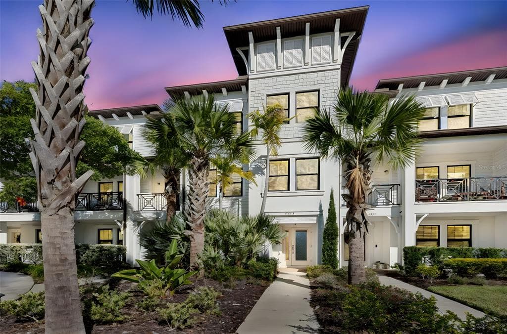 4921 W PAUL AVENUE UNIT 4 TAMPA, FL 33611