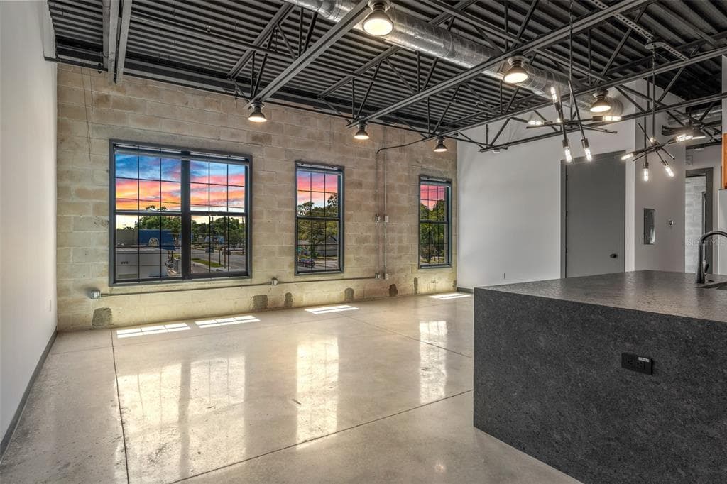 902 E CURTIS STREET UNIT 1 TAMPA, FL 33603