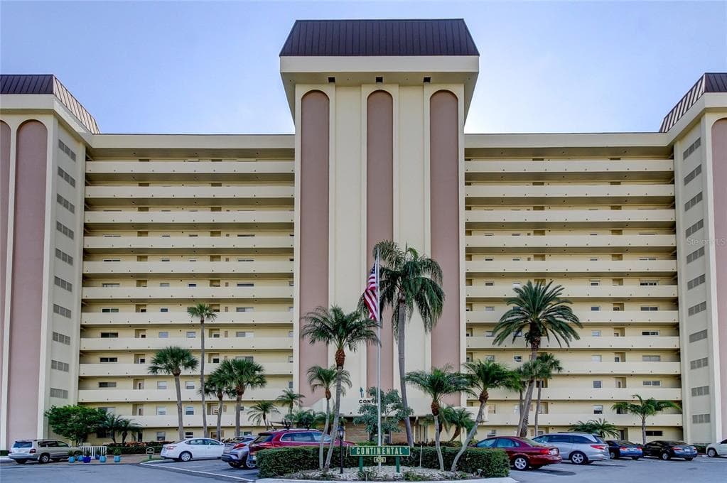4775 COVE CIRCLE UNIT 1105 ST PETERSBURG, FL 33708
