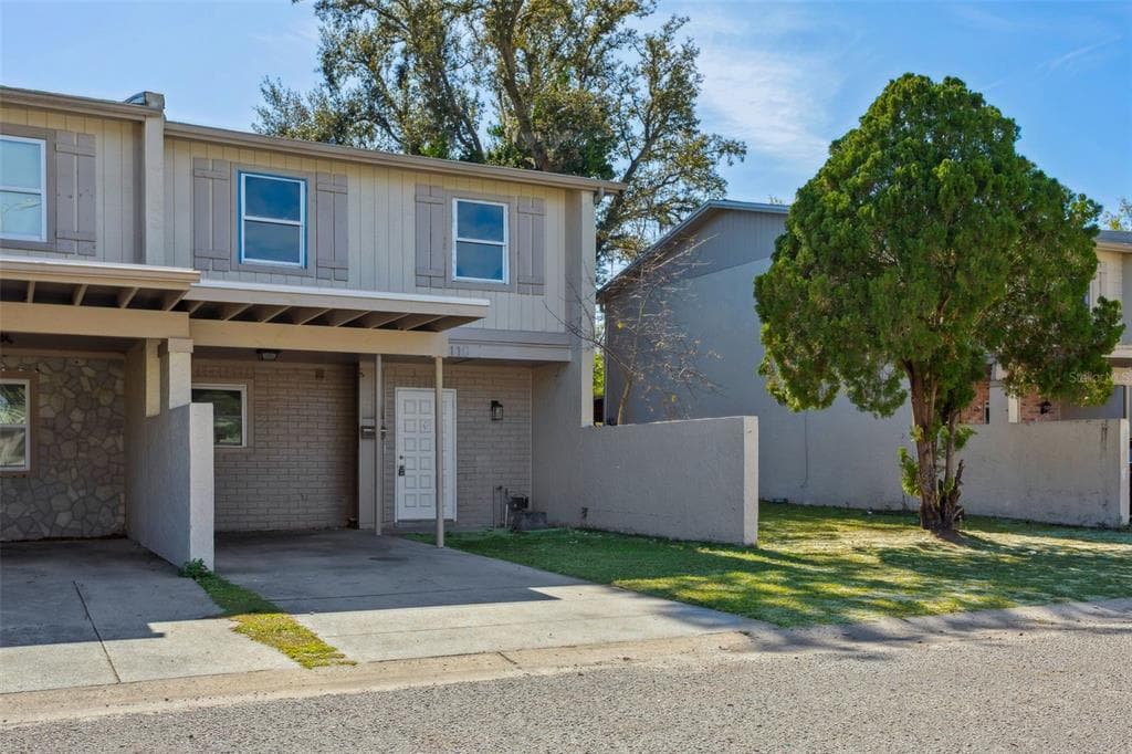 5110 TENNIS COURT CIRCLE UNIT 86 TAMPA, FL 33617