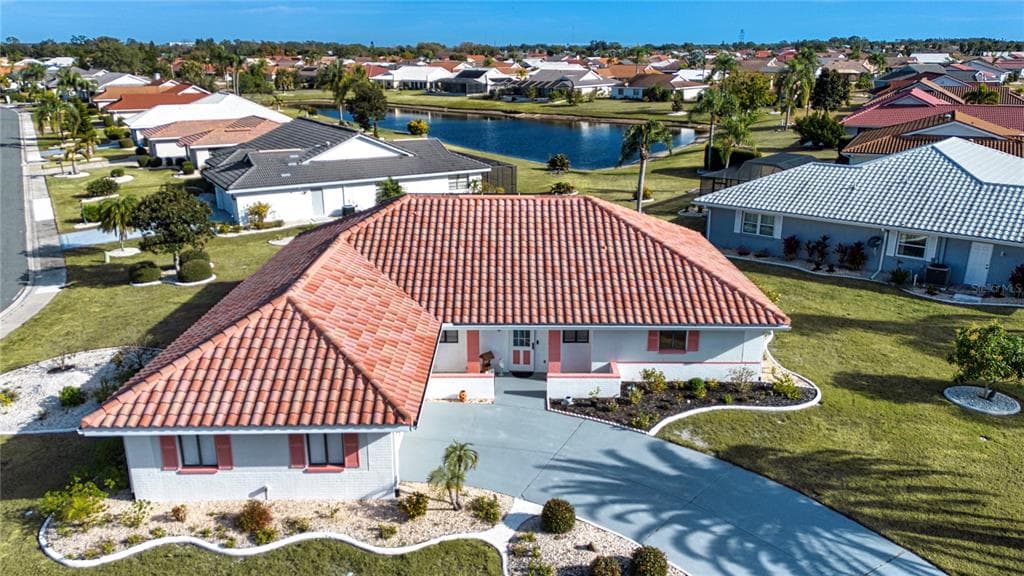 1853 WOLF LAUREL DRIVE SUN CITY CENTER, FL 33573