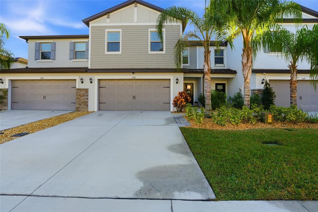 1370 WHITE FOX RUN LUTZ, FL 33549