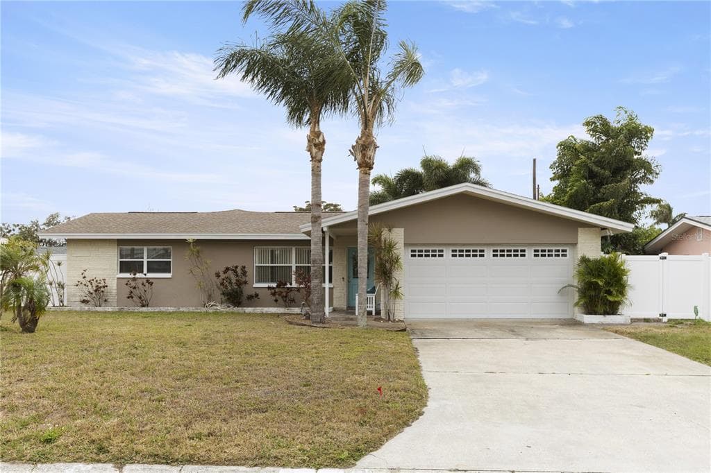 13826 ANTIGUA DRIVE SEMINOLE, FL 33776