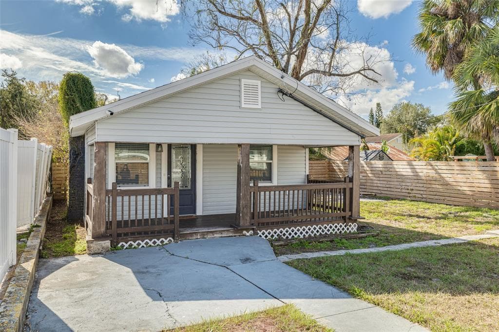 106 W HAYA STREET TAMPA, FL 33603