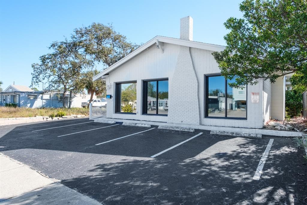 3848 CENTRAL AVENUE ST PETERSBURG, FL 33711