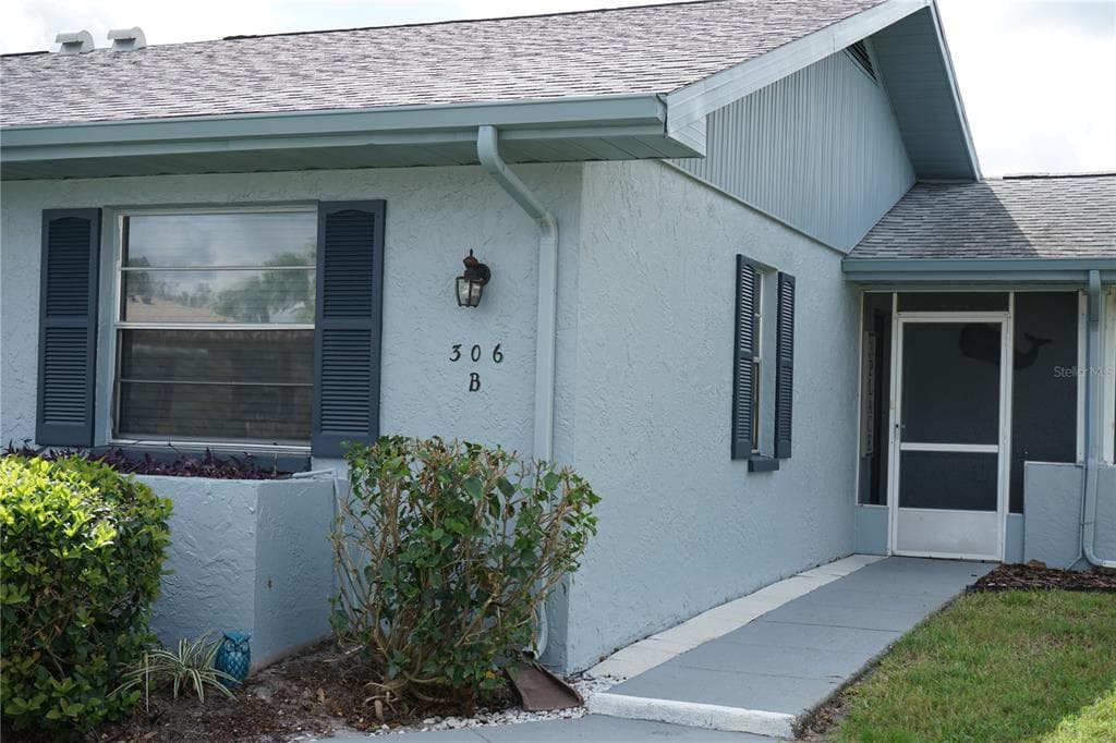306 B FOWLING COURT SUN CITY CENTER, FL 33573