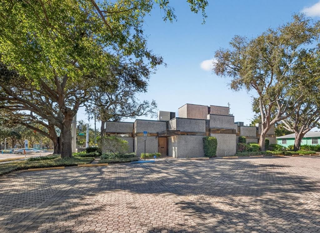 4855 1ST AVENUE N ST PETERSBURG, FL 33713