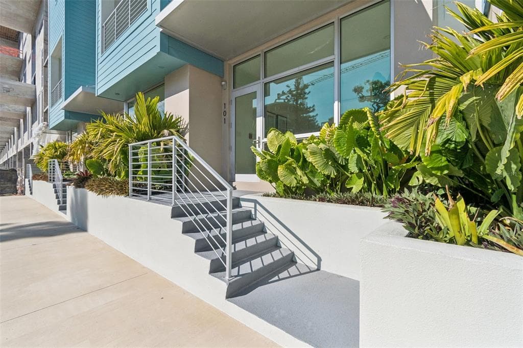 1343 4TH STREET UNIT 102 SARASOTA, FL 34236