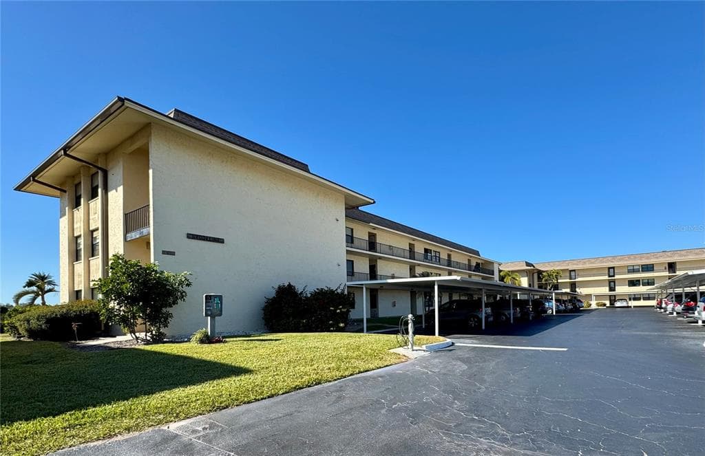 12300 VONN ROAD UNIT 5304 LARGO, FL 33774