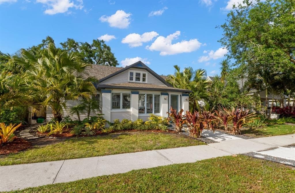 115 21ST AVENUE NE ST PETERSBURG, FL 33704