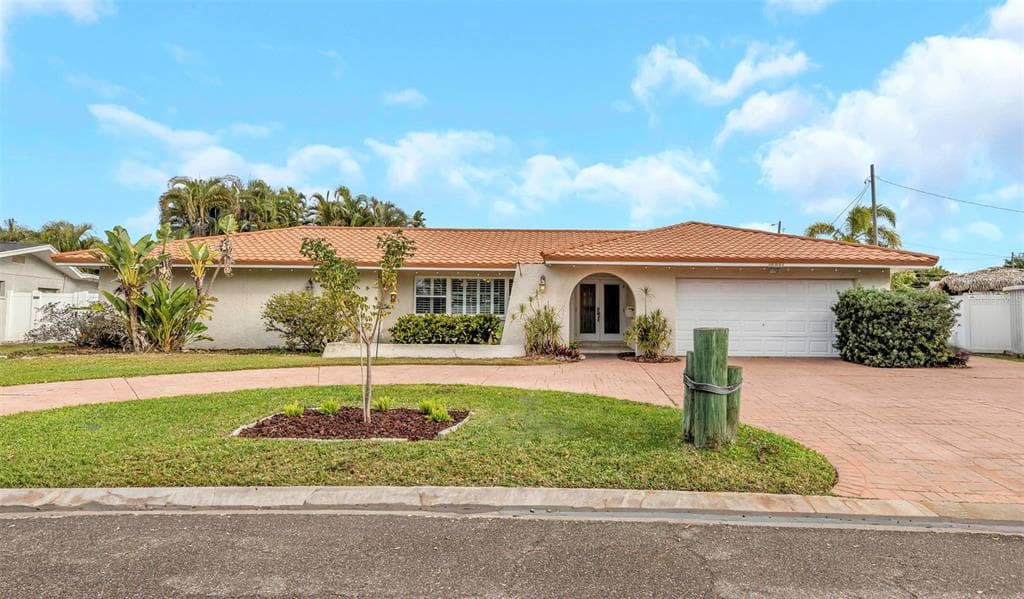 4313 50TH PLACE S ST PETERSBURG, FL 33711