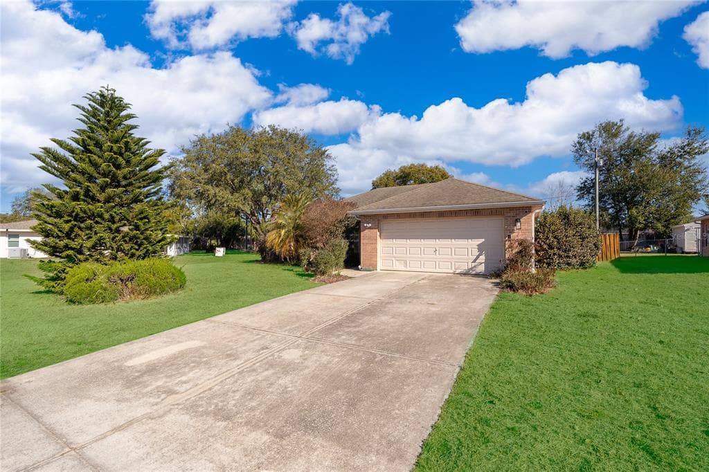 794 SELBY STREET DELTONA, FL 32725