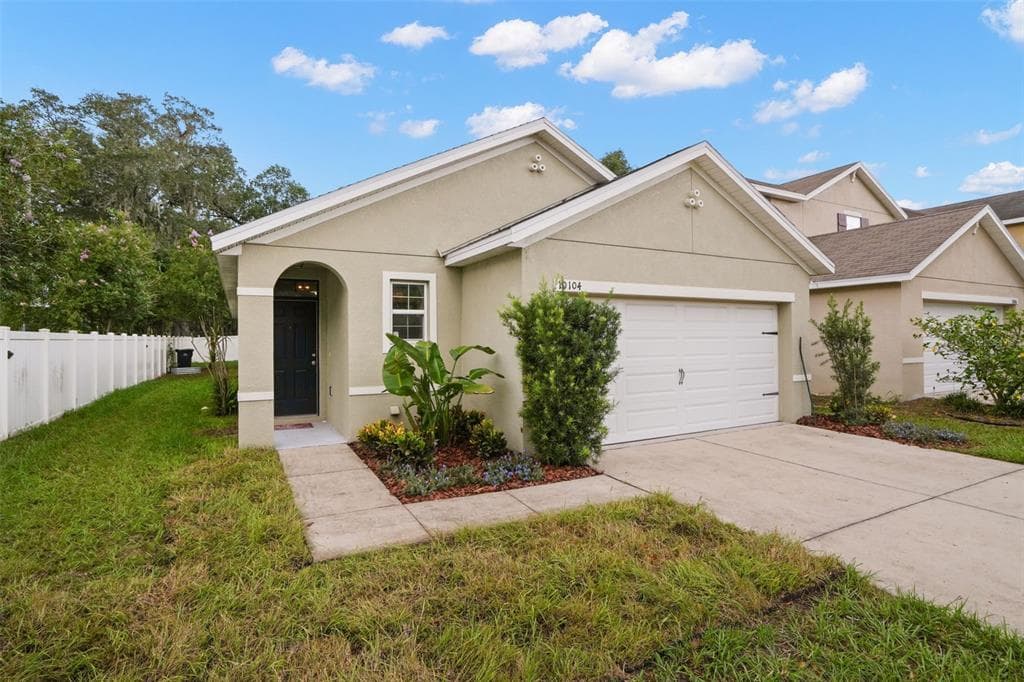 10104 HAWK STORM AVENUE TAMPA, FL 33610